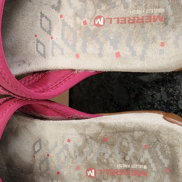 Merrell Women's Fuschia Select Grip Sandals Size 9 - Picture 8 of 8
